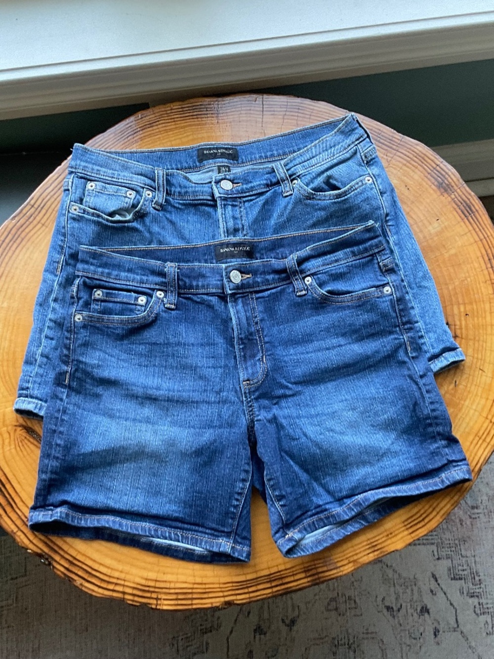 Banana Republic Two Pair Jean Shorts Style 257688 Medium & Dark Wash Sz 28/6
